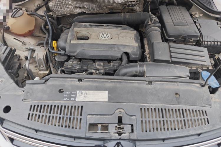 Used Volkswagen Tiguan 2015 1.8TSI Automatic All-Wheel-Drive Luxury Model Engine Bay