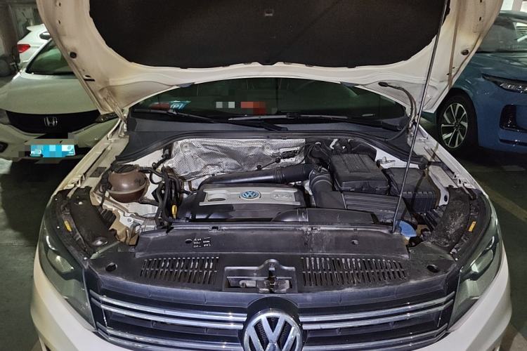 Used Volkswagen Tiguan 2015 1.8TSI Automatic Two-Wheel Drive Trend Edition Engine Bay