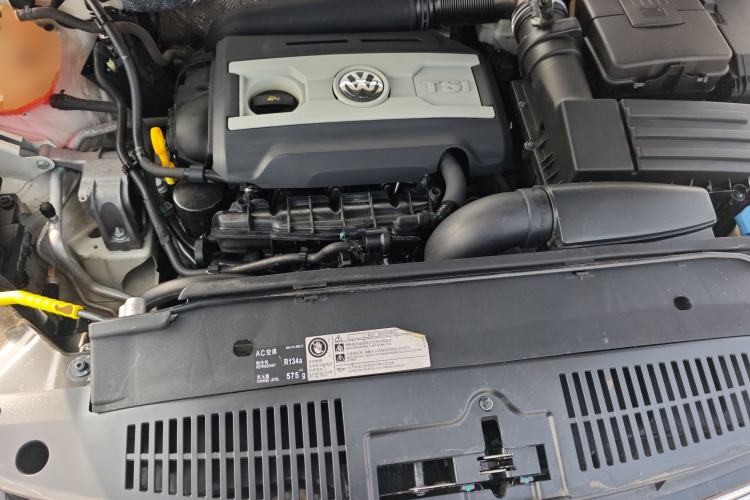 Used Volkswagen Tiguan 2015 1.8TSI Automatic Two-Wheel Drive Comfort Edition Engine Bay