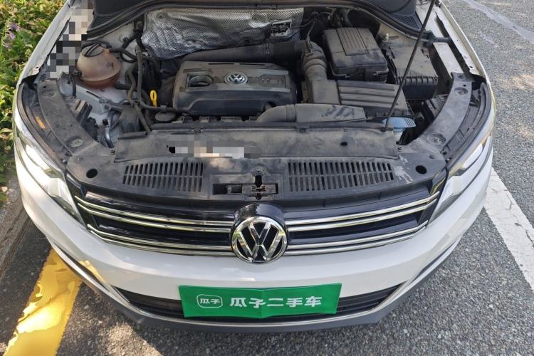 Used Volkswagen Tiguan 2015 1.8TSI Manual Two-Wheel-Drive Limited Edition Engine Bay