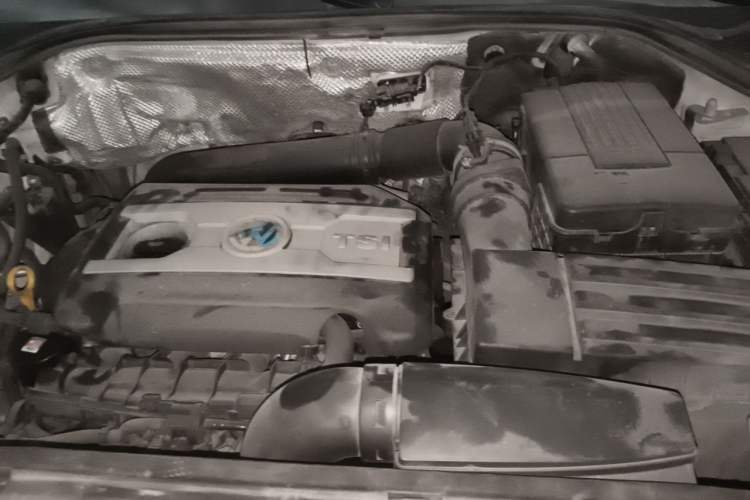 Used Volkswagen Tiguan 2015 1.8TSI Automatic Two-Wheel Drive Comfort Edition Engine Bay