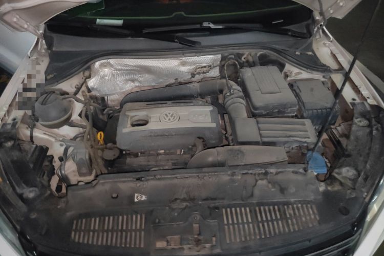 Used Volkswagen Tiguan 2015 1.8TSI Automatic Two-Wheel Drive Luxury Model Engine Bay
