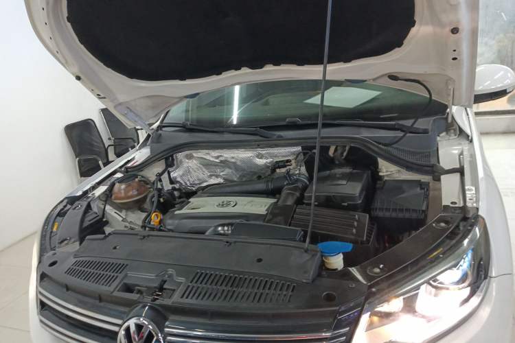 Used Volkswagen Tiguan 2015 1.8TSI Automatic Two-Wheel Drive Comfort Edition Engine Bay