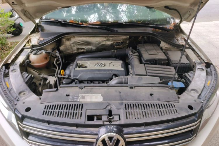 Used Volkswagen Tiguan 2015 1.8TSI Automatic Two-Wheel Drive Luxury Model Engine Bay
