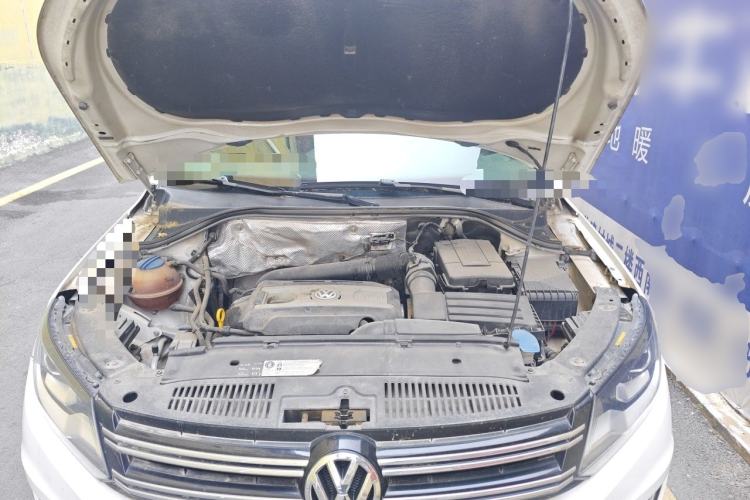 Used Volkswagen Tiguan 2015 1.8TSI Automatic Two-Wheel Drive Luxury Model Engine Bay