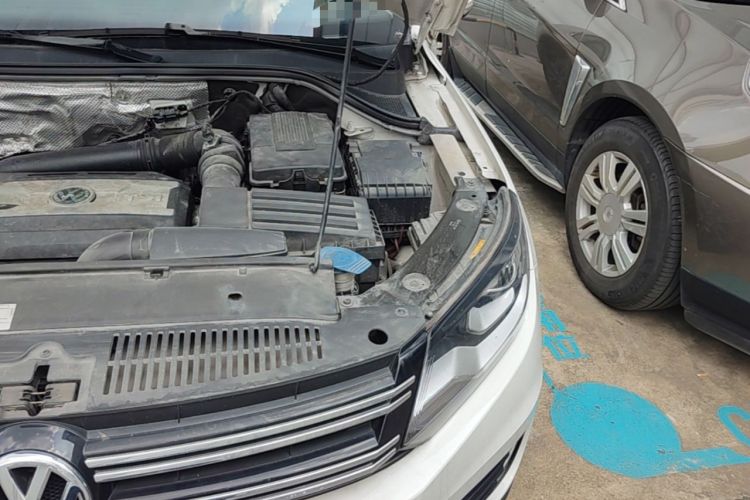 Used Volkswagen Tiguan 2015 1.8TSI Automatic Two-Wheel Drive Luxury Model Engine Bay Left