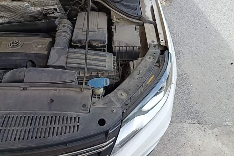 Used Volkswagen Tiguan 2015 1.8TSI Automatic Two-Wheel Drive Comfort Edition Engine Bay Left