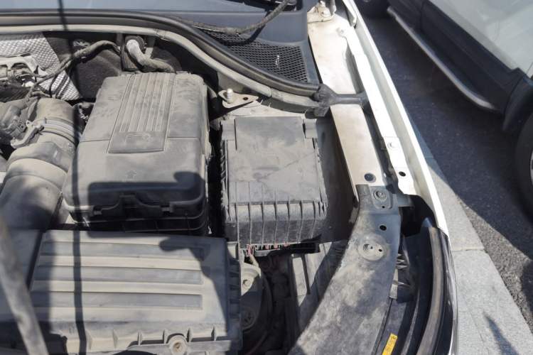 Used Volkswagen Tiguan 2015 1.8TSI Automatic Two-Wheel Drive Luxury Model Engine Bay Left