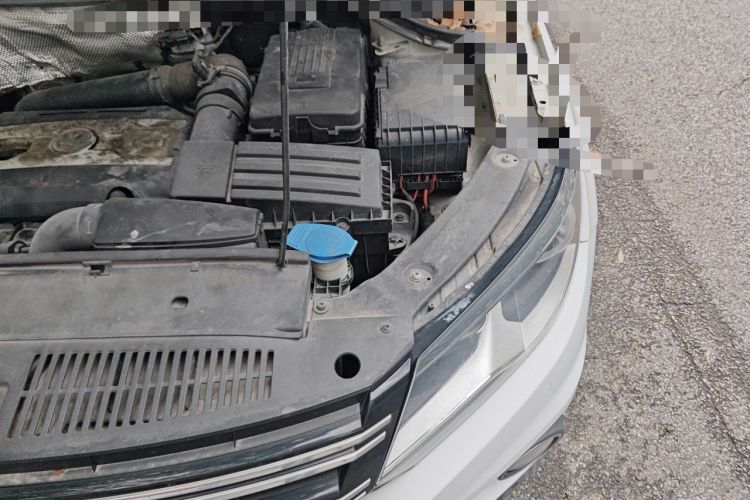 Used Volkswagen Tiguan 2015 2.0 TSI Comfort Edition Engine Bay Left