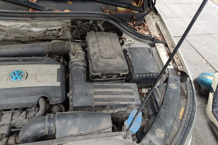 Used Volkswagen Tiguan 2015 1.8TSI Automatic Two-Wheel Drive Luxury Model Engine Bay Left