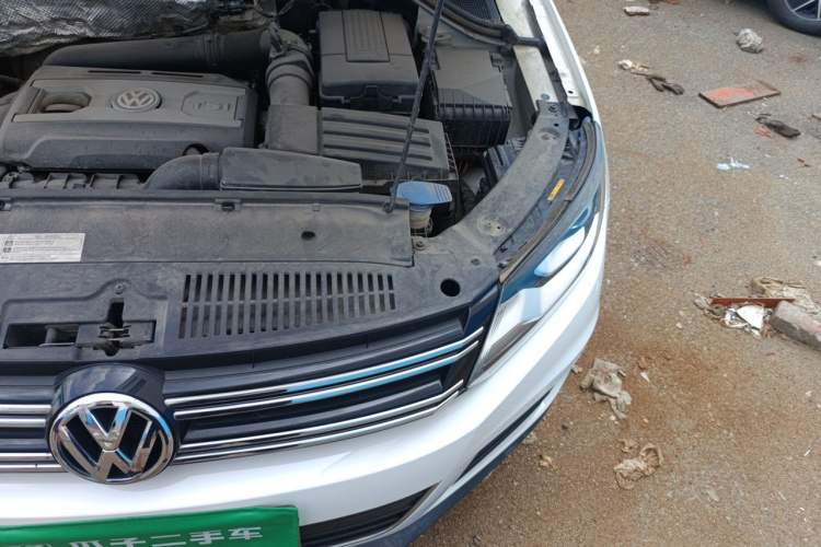 Used Volkswagen Tiguan 2015 1.8TSI Automatic Two-Wheel Drive Luxury Model Engine Bay Left