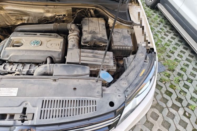 Used Volkswagen Tiguan 2015 1.8TSI Automatic Two-Wheel Drive Luxury Model Engine Bay Left