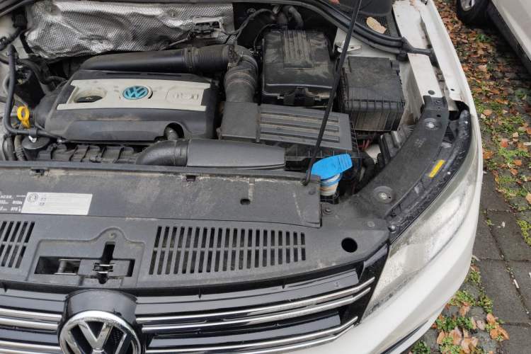 Used Volkswagen Tiguan 2015 1.8TSI Automatic Two-Wheel Drive Comfort Edition Engine Bay Left