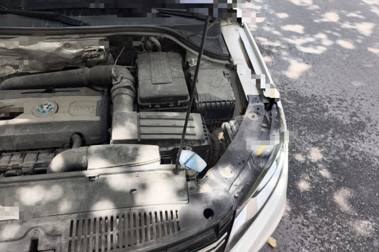Used Volkswagen Tiguan 2015 1.8TSI Automatic Two-Wheel Drive Luxury Model Engine Bay Left