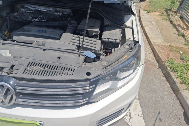 Used Volkswagen Tiguan 2015 1.8TSI Automatic Two-Wheel Drive Trend Edition Engine Bay Left