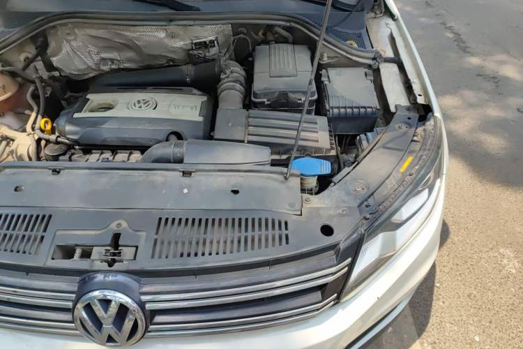 Used Volkswagen Tiguan 2015 1.8TSI Automatic Two-Wheel Drive Comfort Edition Engine Bay Left
