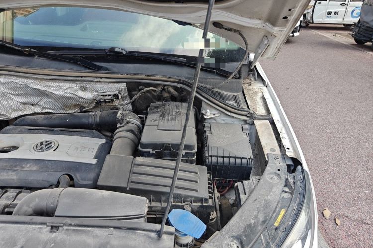 Used Volkswagen Tiguan 2015 1.8TSI Automatic Two-Wheel Drive Trend Edition Engine Bay Left