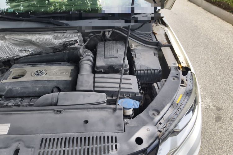 Used Volkswagen Tiguan 2015 1.8TSI Automatic Two-Wheel Drive Luxury Model Engine Bay Left
