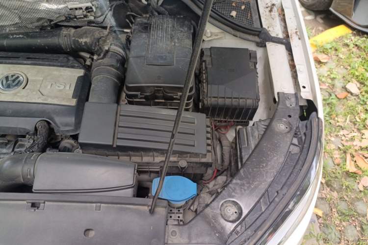 Used Volkswagen Tiguan 2015 1.8TSI Automatic Two-Wheel Drive Comfort Edition Engine Bay Left