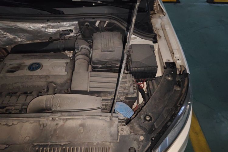 Used Volkswagen Tiguan 2015 1.8TSI Manual Two-Wheel Drive Fashion Edition Engine Bay Left
