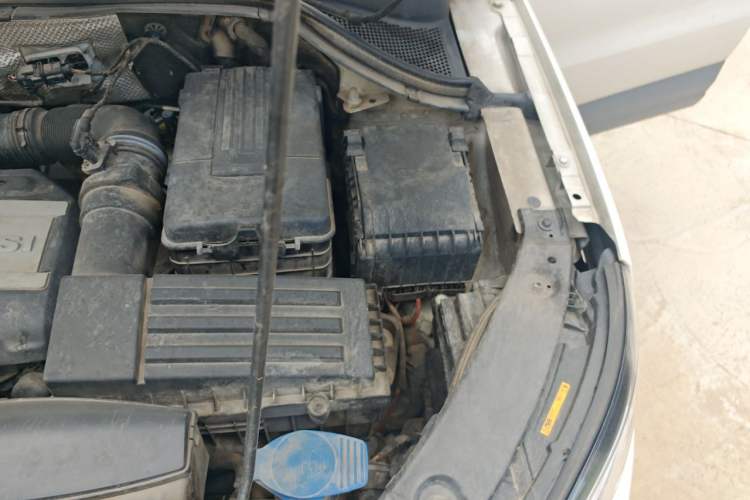 Used Volkswagen Tiguan 2015 1.8TSI Automatic Two-Wheel Drive Comfort Edition Engine Bay Left