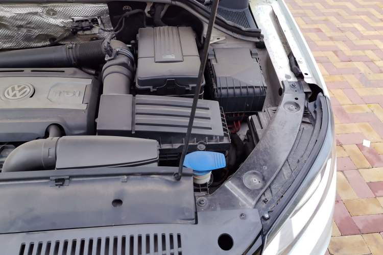Used Volkswagen Tiguan 2015 1.8TSI Automatic Two-Wheel Drive Luxury Model Engine Bay Left