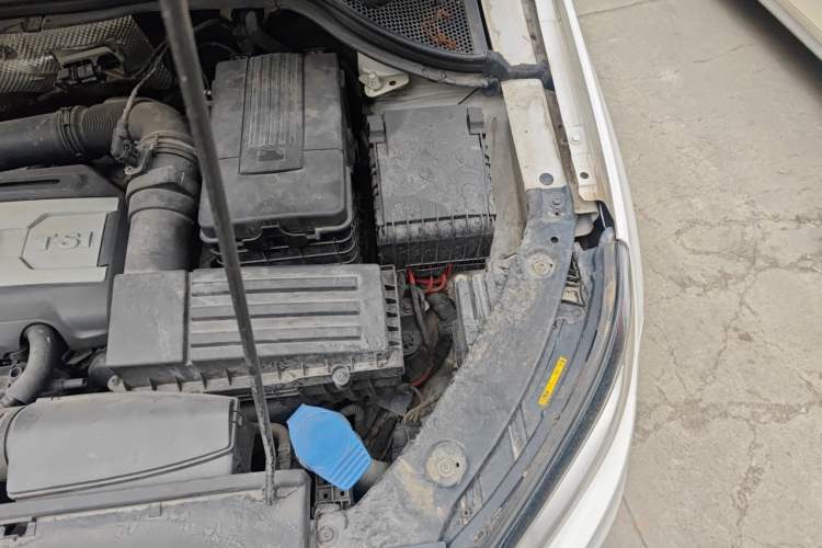 Used Volkswagen Tiguan 2015 1.8TSI Automatic Two-Wheel Drive Trend Edition Engine Bay Left