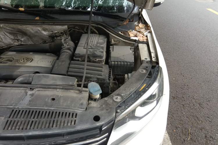Used Volkswagen Tiguan 2015 1.8TSI Automatic Two-Wheel Drive Comfort Edition Engine Bay Left