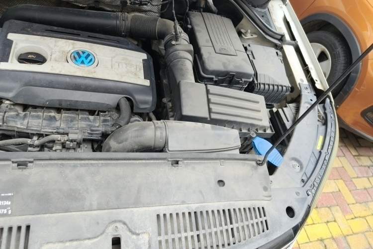 Used Volkswagen Tiguan 2015 1.8TSI Automatic Two-Wheel Drive Trend Edition Engine Bay Left
