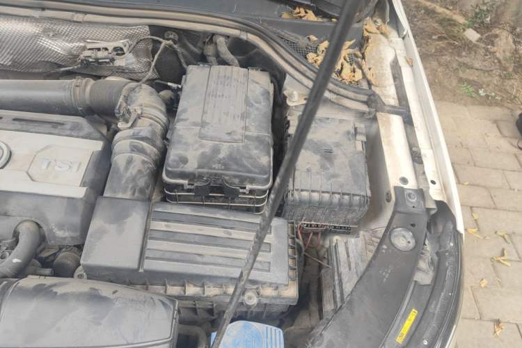 Used Volkswagen Tiguan 2015 1.8TSI Automatic Two-Wheel Drive Luxury Model Engine Bay Left