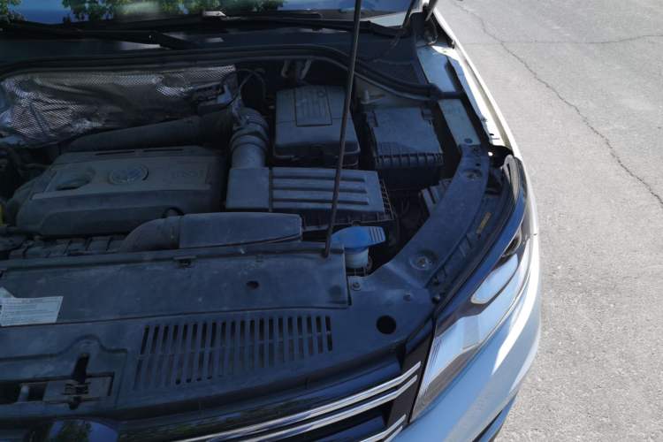 Used Volkswagen Tiguan 2015 1.8TSI Automatic Two-Wheel Drive Comfort Edition Engine Bay Left