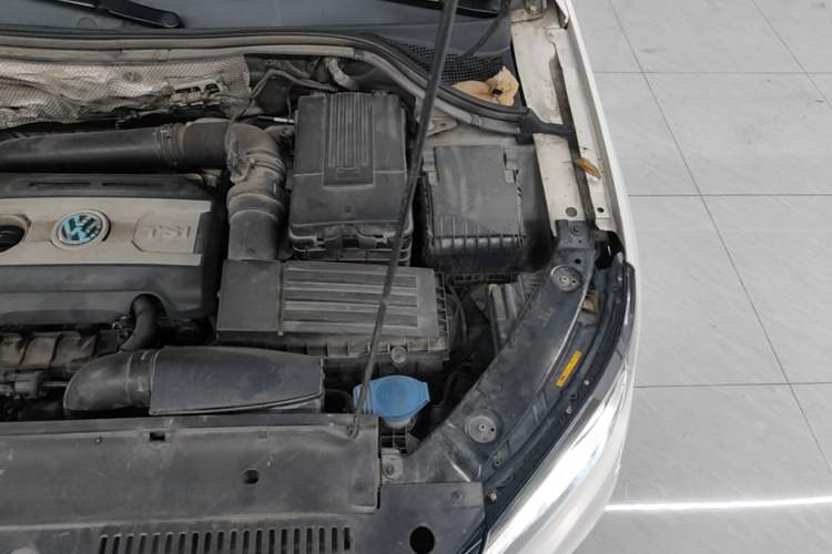 Used Volkswagen Tiguan 2015 1.8TSI Automatic Two-Wheel Drive Comfort Edition Engine Bay Left