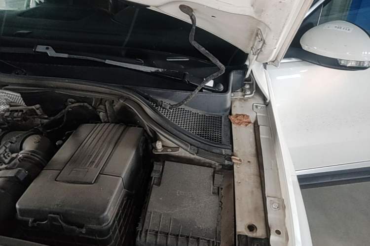 Used Volkswagen Tiguan 2015 1.8TSI Automatic Two-Wheel Drive Luxury Model Engine Bay Left
