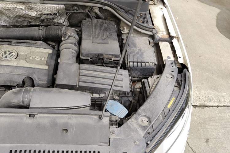 Used Volkswagen Tiguan 2015 1.8TSI Automatic Two-Wheel Drive Luxury Model Engine Bay Left