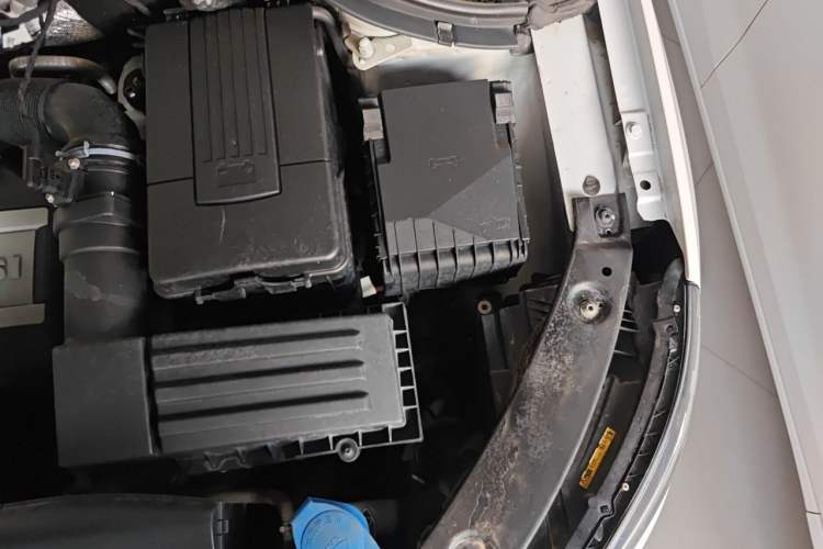 Used Volkswagen Tiguan 2015 2.0 TSI Automatic All-Wheel Drive Luxury Edition Engine Bay Left