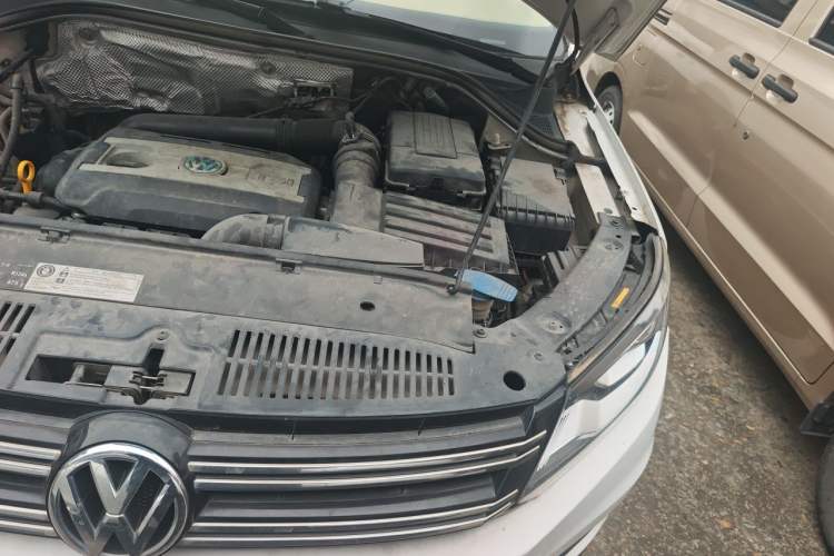 Used Volkswagen Tiguan 2015 1.8TSI Automatic Two-Wheel Drive Luxury Model Engine Bay Left