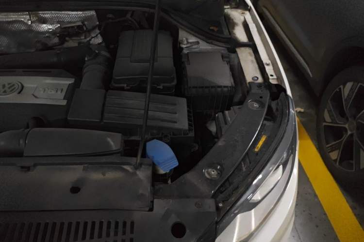 Used Volkswagen Tiguan 2015 1.8TSI Automatic Two-Wheel Drive Luxury Model Engine Bay Left