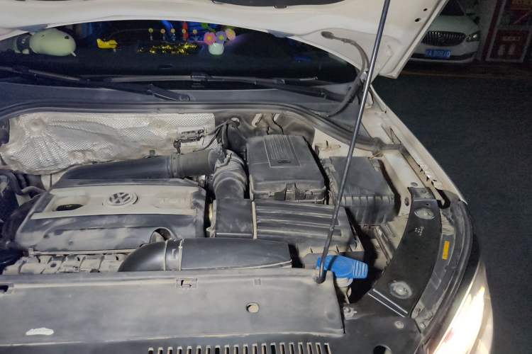 Used Volkswagen Tiguan 2015 1.8TSI Automatic Two-Wheel Drive Comfort Edition Engine Bay Left