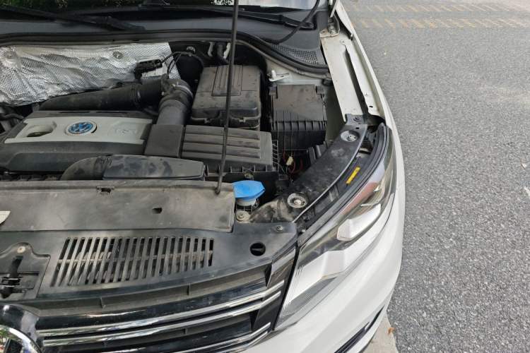Used Volkswagen Tiguan 2015 1.8TSI Automatic Two-Wheel Drive Luxury Model Engine Bay Left