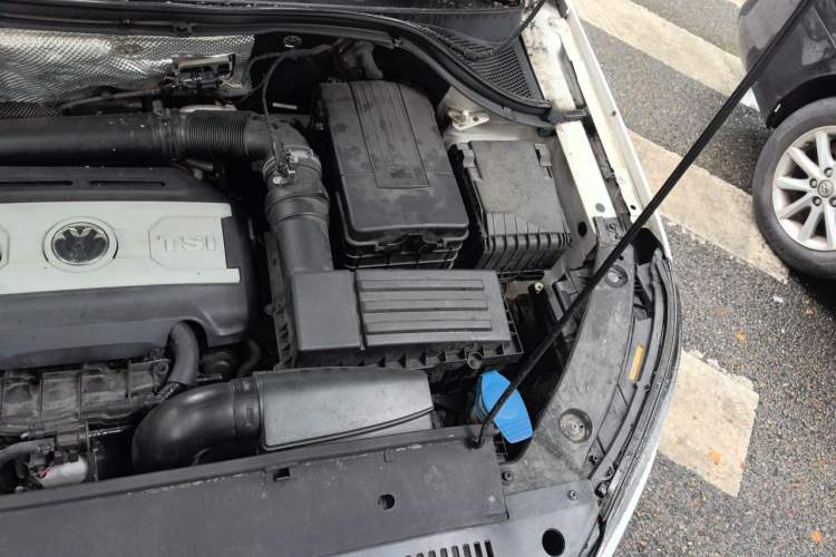 Used Volkswagen Tiguan 2015 1.8TSI Automatic Two-Wheel Drive Trend Edition Engine Bay Left
