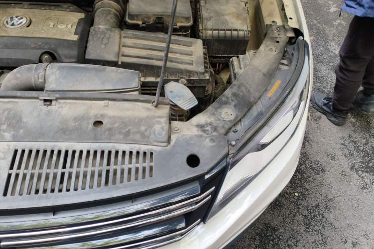 Used Volkswagen Tiguan 2015 1.8TSI Automatic Two-Wheel Drive Luxury Model Engine Bay Left