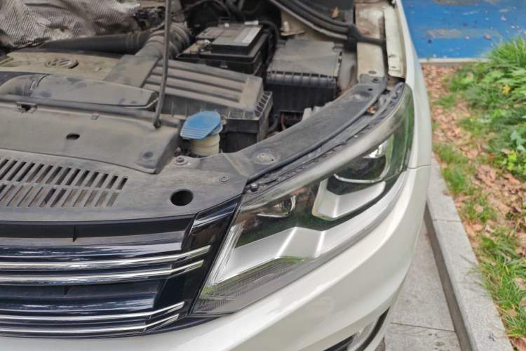 Used Volkswagen Tiguan 2015 1.8TSI Automatic Two-Wheel Drive Comfort Edition Engine Bay Left