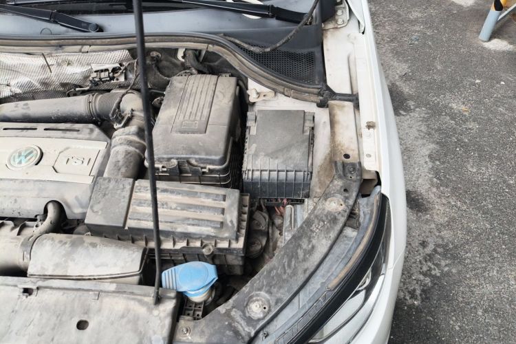Used Volkswagen Tiguan 2015 1.8TSI Automatic Two-Wheel Drive Luxury Model Engine Bay Left