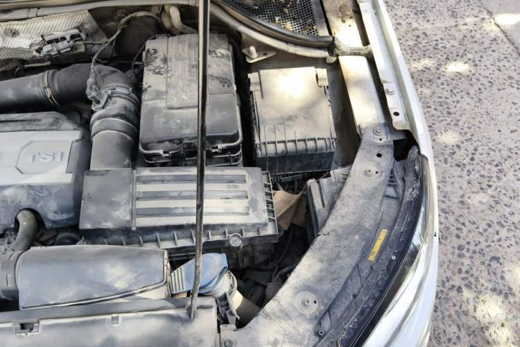 Used Volkswagen Tiguan 2015 1.8TSI Automatic All-Wheel Drive Comfort Edition Engine Bay Left