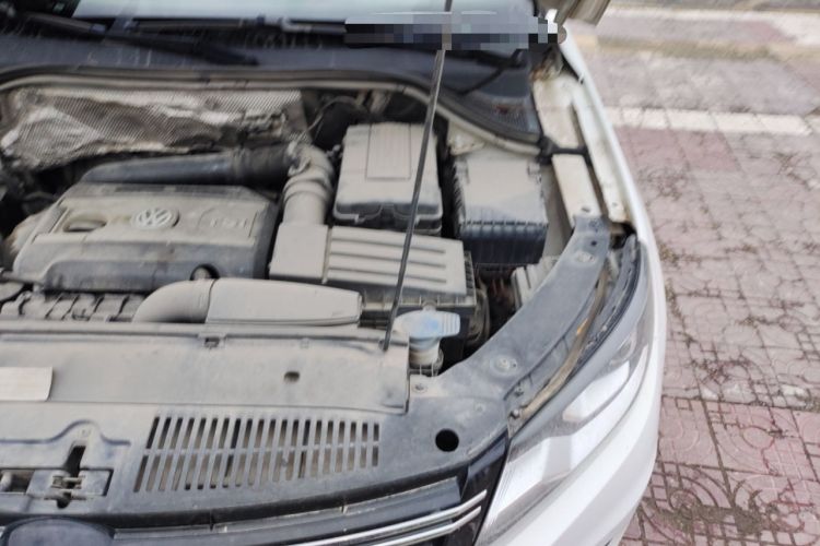 Used Volkswagen Tiguan 2015 1.8TSI Automatic Two-Wheel Drive Luxury Model Engine Bay Left
