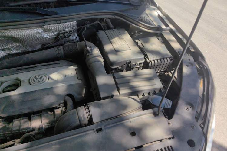 Used Volkswagen Tiguan 2015 1.8TSI Automatic Two-Wheel Drive Luxury Model Engine Bay Left