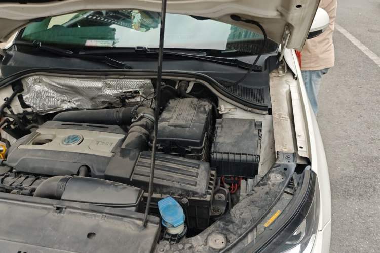 Used Volkswagen Tiguan 2015 1.8TSI Automatic Two-Wheel Drive Trend Edition Engine Bay Left