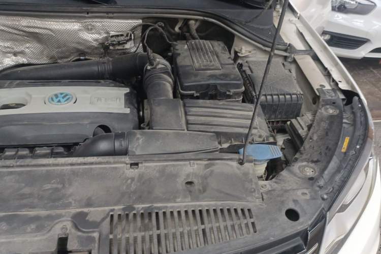 Used Volkswagen Tiguan 2015 1.8TSI Automatic Two-Wheel Drive Comfort Edition Engine Bay Left