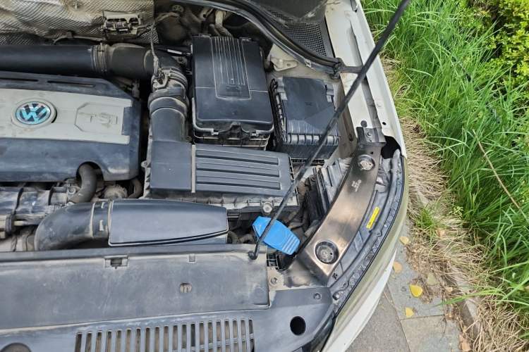 Used Volkswagen Tiguan 2015 1.8TSI Automatic Two-Wheel Drive Comfort Edition Engine Bay Left