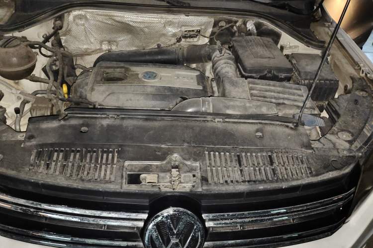 Used Volkswagen Tiguan 2015 1.8TSI Automatic Two-Wheel Drive Comfort Edition Engine Bay Left